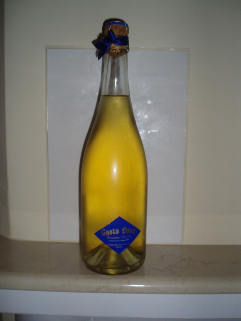 Casta Diva Sparkling Wine NV