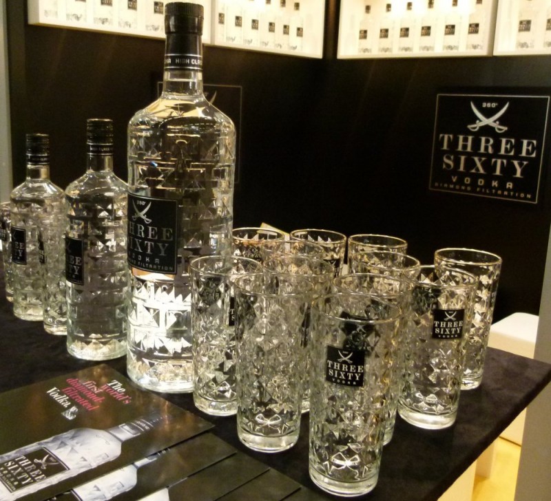 Jj whitley водка. Водка мягкая. Three sixty. 5% 1l. Three sixty vodka 37.